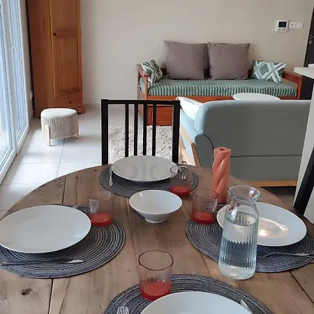 Les 2 Mansart Apartment